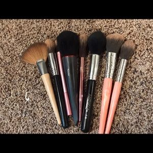 Assorted makeup brushes
